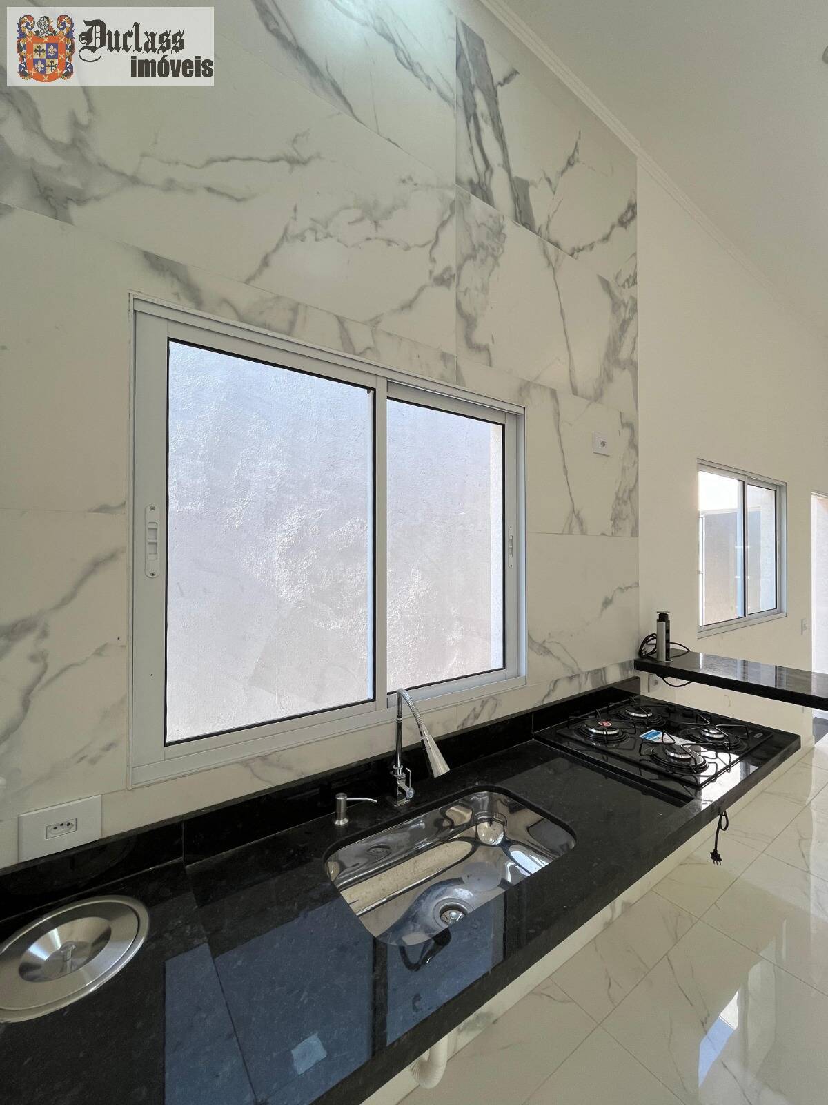 Casa à venda com 3 quartos, 93m² - Foto 8