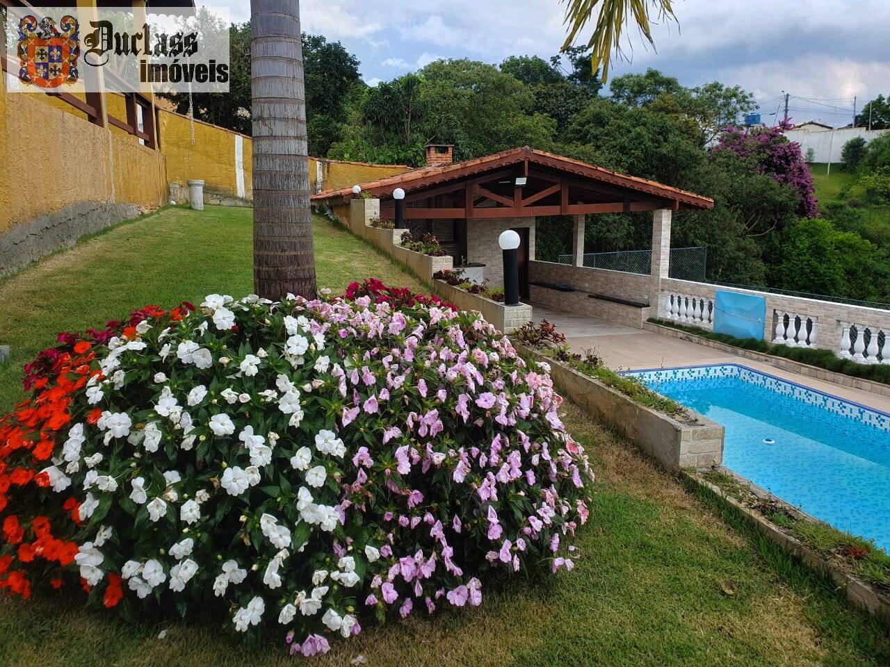 Chácara, 4 quartos, 1300 m² - Foto 1