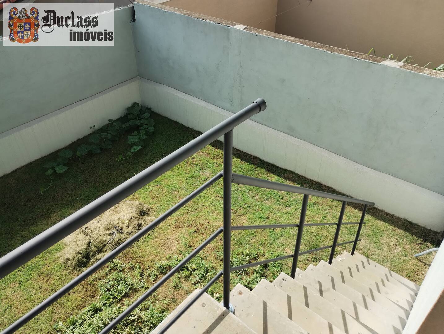 Casa à venda com 3 quartos, 105m² - Foto 2