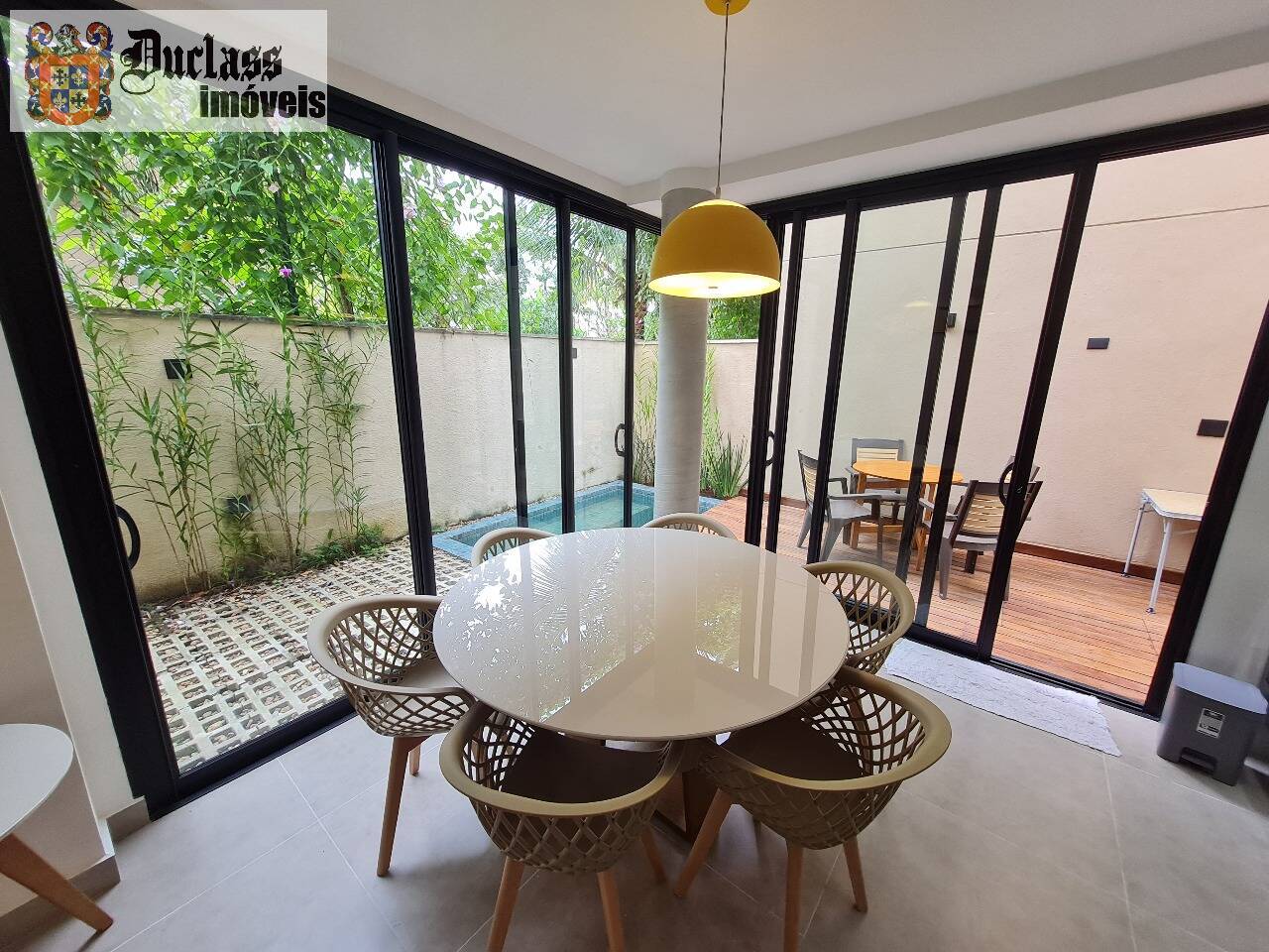 Sobrado, 3 quartos, 206 m² - Foto 1