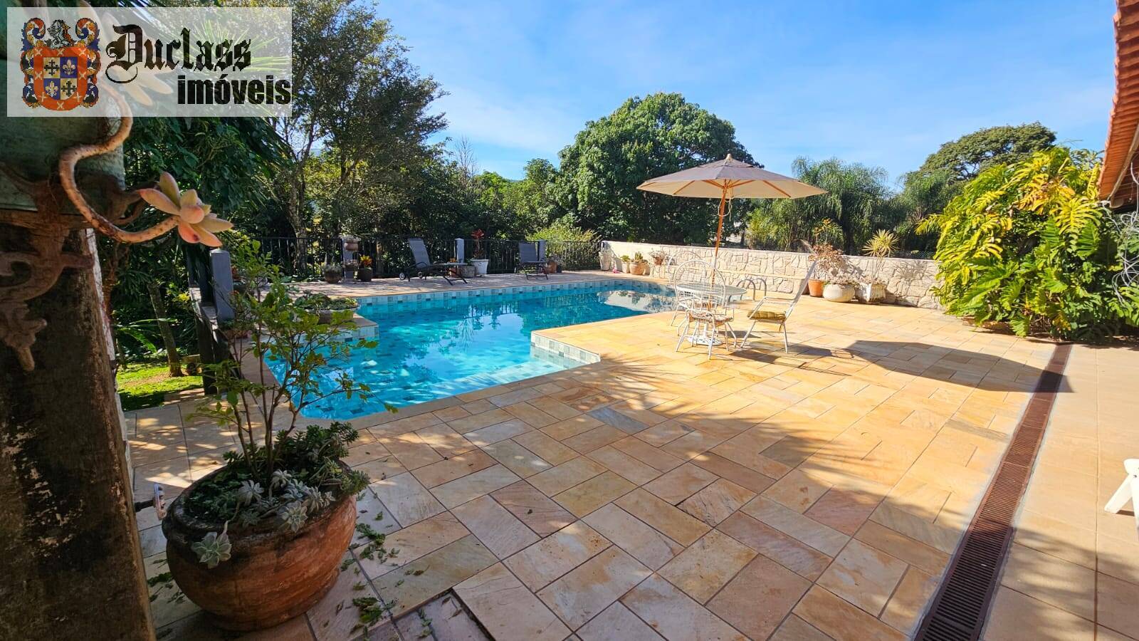 Chácara, 4 quartos, 1080 m² - Foto 1