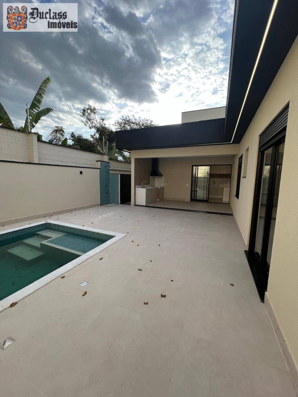 Casa, 3 quartos, 189 m² - Foto 2