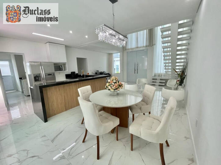 Sobrado, 3 quartos, 242 m² - Foto 5