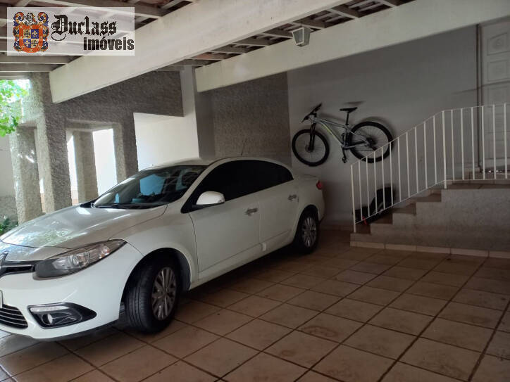 Casa à venda com 3 quartos, 209m² - Foto 29